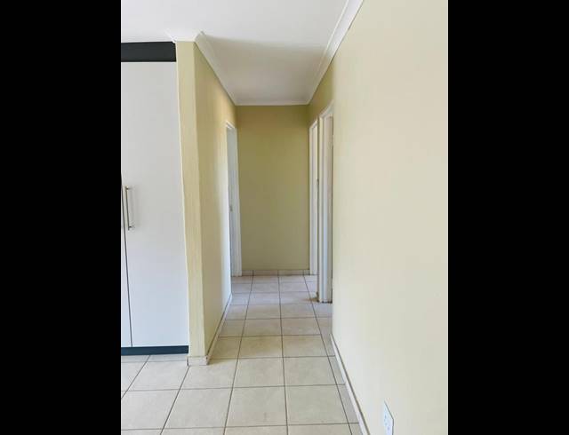3 BEDROOM APARTMENT FOR SALE IN CLOVERDENE